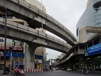 DSC 0938  La station du Sky Train de Ratchadamri