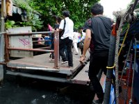 DSC 1129  Mais ce moyen de transport, peu cher (maxi 1/2 €) est assez rustique