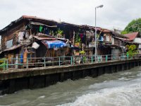 DSC 1142  Bidonville le long du canal San Sap