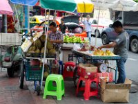 DSC 1702-2  Marchands de fruits