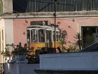 ... ici sur le mur d'un hôtel