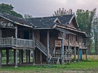 Maison traditionnelle en teck (désafectée)