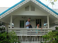A Ayutthaya Dédé et Colette devant leur gite
