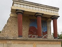 Exemple de reconstruction proposée par Arthur Evans (vestibule du palais nord)  les reconstitutions bétonnées d'Arthur Evans sont aujourd'hui très contestées