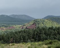 Puy de la Toupe  Le puy de la Toupe culmine à 1074m. Il est exploité comme carrière de Pouzzolane