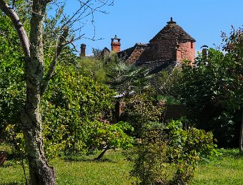 Entrée dans le village