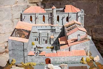 Maquette de l'abbaye (Crédit : Association de sauvegarde de l'abbaye de St Félix de Montceau)