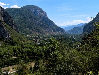 Les montagnes de la  vallée de l'Ariège sont percées de nombreuses grottes
