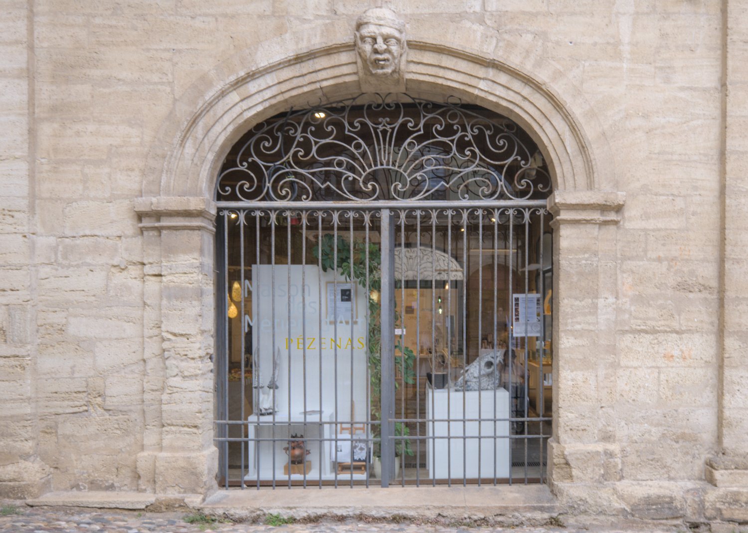 Porte condamnée rue Alfred Sabatier