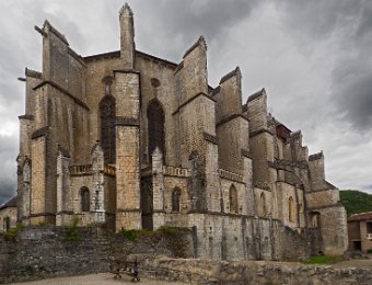 Arrière de la cathédrale, ses contreforts et arcs boutants