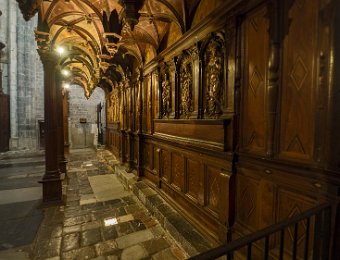 Le jubé par où entraient les processions