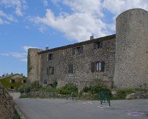 Le vieux château dit de «Laval»  Construit au XIIIè siècle à des fins défensives. Abrite une galerie d'art