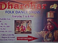 Affiche du spectacle à Udaipur  A Udaipur, les spectacles traditionnels se déroulent dans le cadre magnifique du Bagore Ki Haveli.