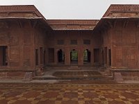 Ankh Micholi ou Daulat Khana (Trésor)  Ce bâtiment est composé de trois salles de taille égale. Il devait servir à conserver des choses précieuses, d'où son nom