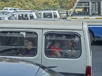 Famille sur l'autoroute