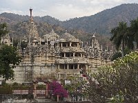 Le temple dans son environnement montagneux