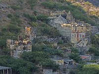 Constructions dans la montagne au-dessus d'Amber