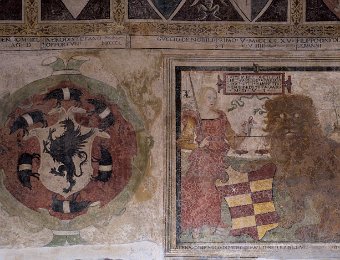 Palazzo Pretorio- Peintures murales sur la façade