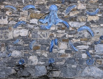 Mur des toilettes publiques