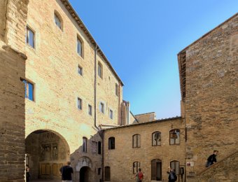 Cour du Palazzo Communale- Museo Civico