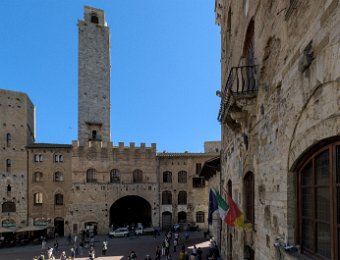 Piazza del Duomo- Palazzo Vecchio del Podesta