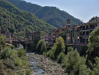 Dolceacqua- Vue depuis l'amont du torrent