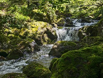 Aston au dessus du barrage de la Riète (Ariège)  Nikon D700 - F4.5 - 1/60 - 52mm - 100ISO : Aston, torrent, ariège
