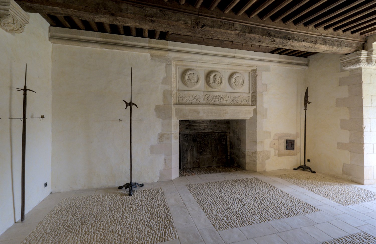 Rez de chaussée - La salle d'arme (5)