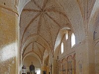 Intérieur de l'église vu de l'entrée