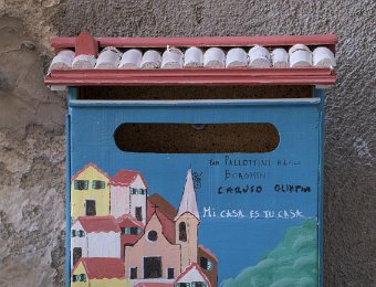 Apricale- boite à lettres
