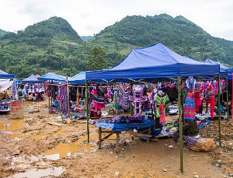 Marché aux vêtements